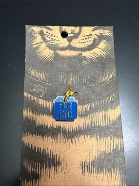 Primitives by Kathy Blue "FUR KID" Enamel Pet Charm with Gold-Tone Loop. NWT
